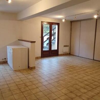 Appartement 3 pièces 605 €