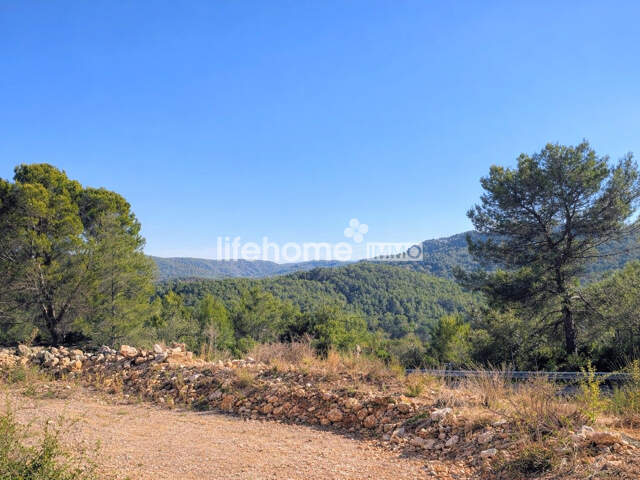 terrain permis accordé et viabilisé à Salernes. — photo du bien