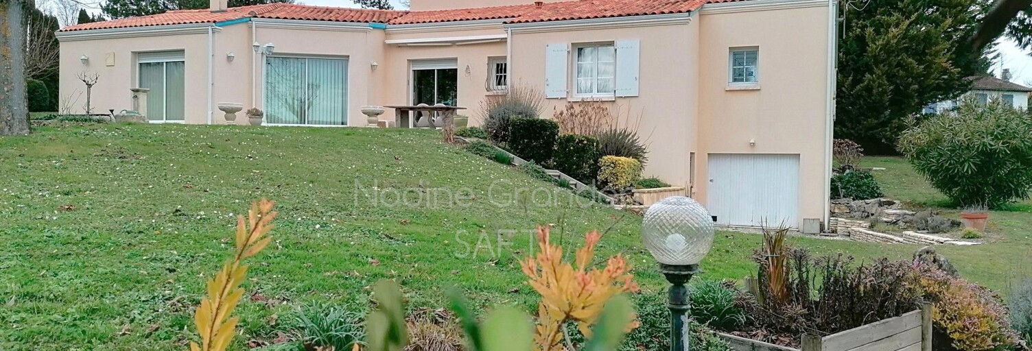 Maison 9 Pièces 259 m² à vendre à Barbezieux-Saint-Hilaire (16300)