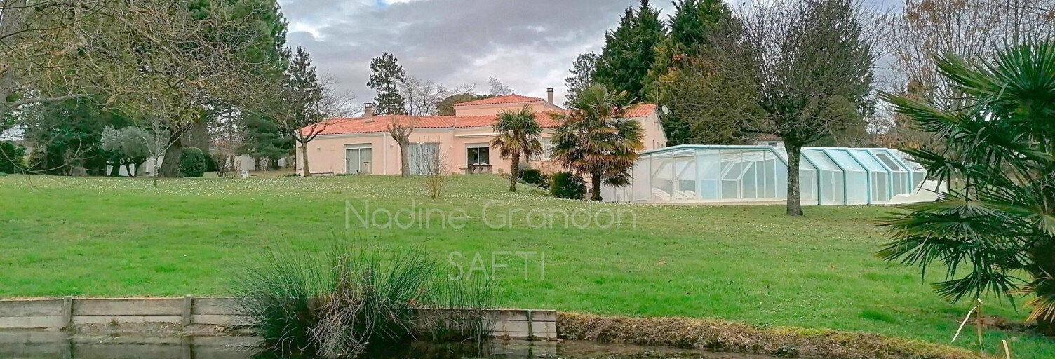 Maison 9 Pièces 259 m² à vendre à Barbezieux-Saint-Hilaire (16300)