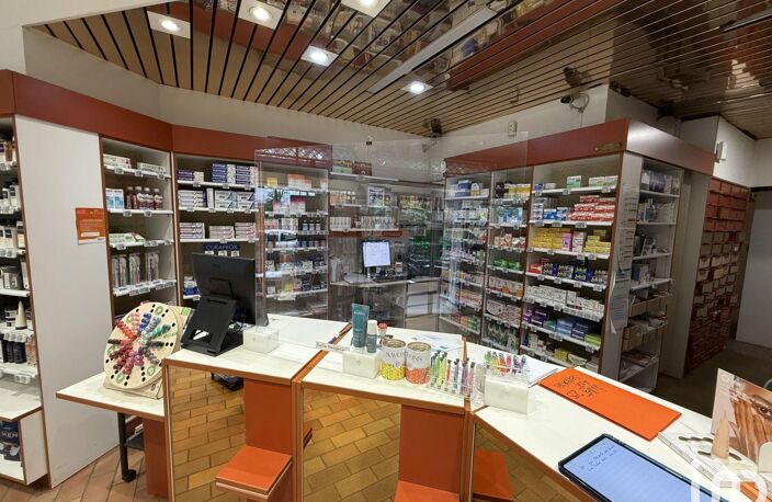 Vente Boutique/Local commercial 100 m&sup2; — photo 3