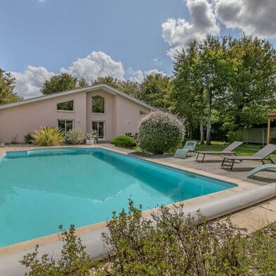 Maison 7 pièces 699342 €