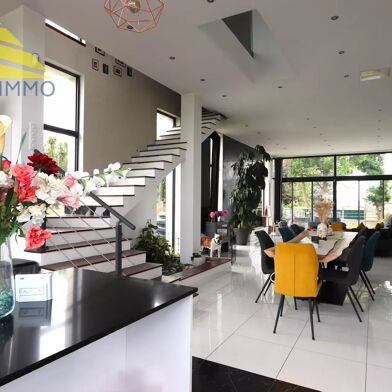 Maison 7 pièces 789500 €