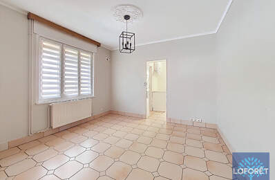 Maison semi-individuelle avec garage — photo du bien