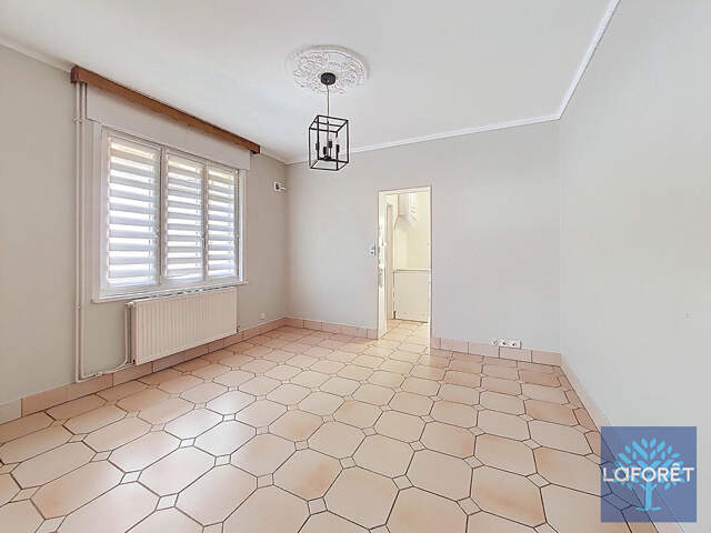 Maison semi-individuelle avec garage — photo du bien