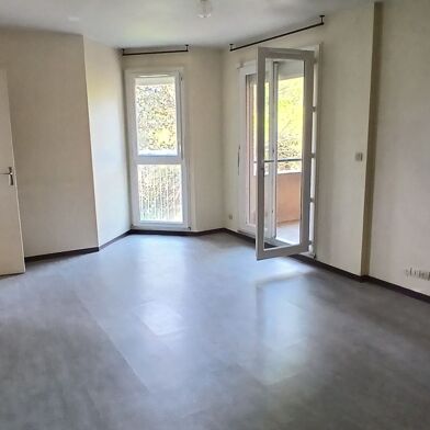 Appartement 3 pièces 145700 €