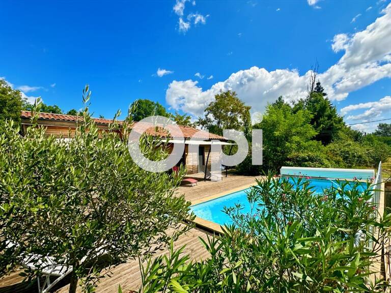 Villa en bois avec piscine — photo 1