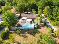 Villa en bois avec piscine — photo 2
