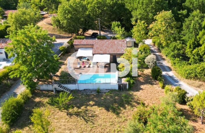 Villa en bois avec piscine — photo 2