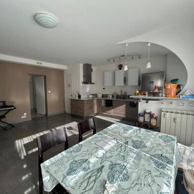 Appartement 4 pièces 210000 €