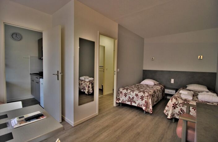 Studio dans résidence de tourisme thermale prisée avec place de parking sous terrain — photo 2