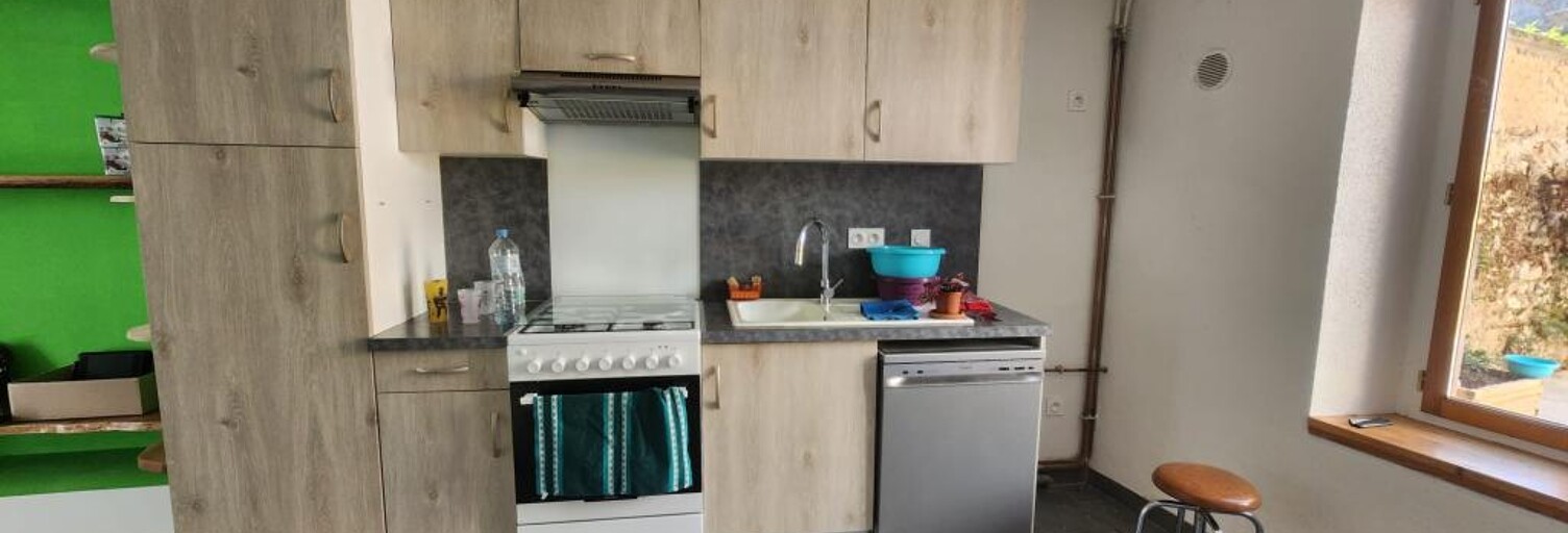 Maison 5 Pièces 97 m² à louer à Châteldon (63290)