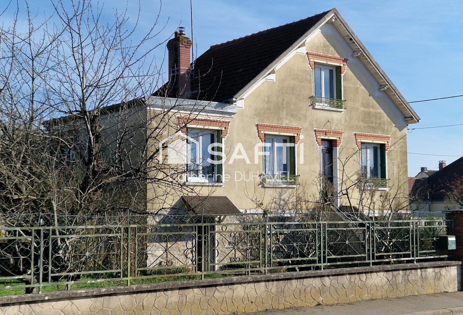 SENS, MAISON SENONAISE DANS QUARTIER RESIDENTIEL — photo 1