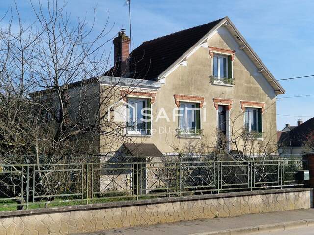 SENS, MAISON SENONAISE DANS QUARTIER RESIDENTIEL — photo du bien