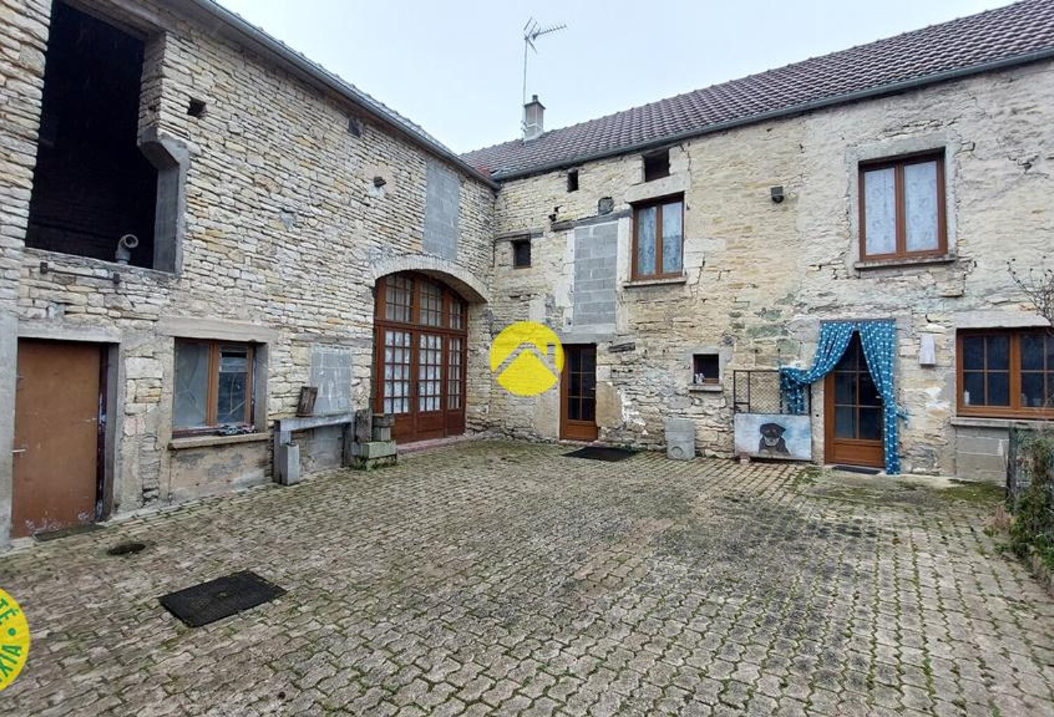 MAISON RÉNOVÉE AVEC DÉPENDANCES — photo 1
