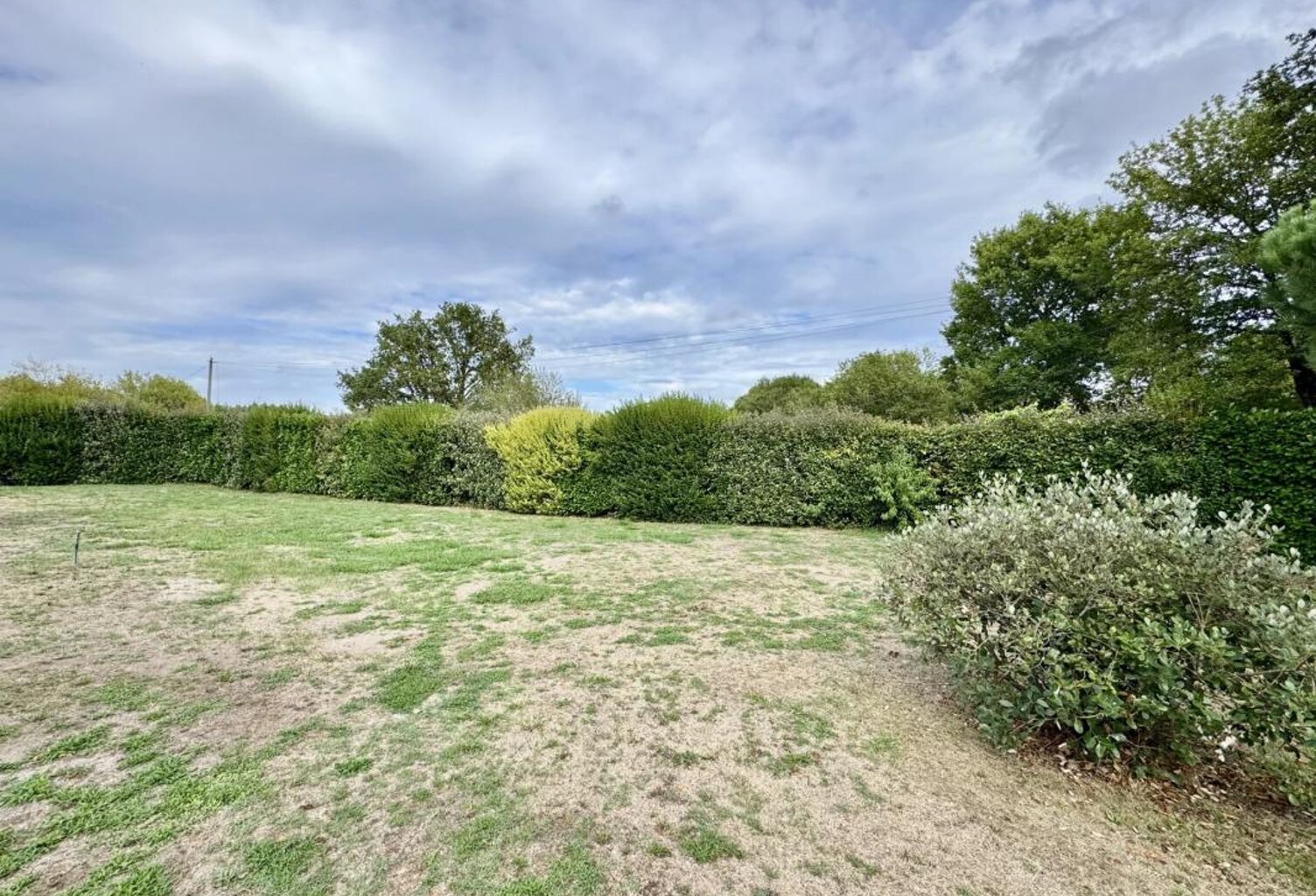 Terrain constructible 825m2 Pontenx les Forges — photo 1