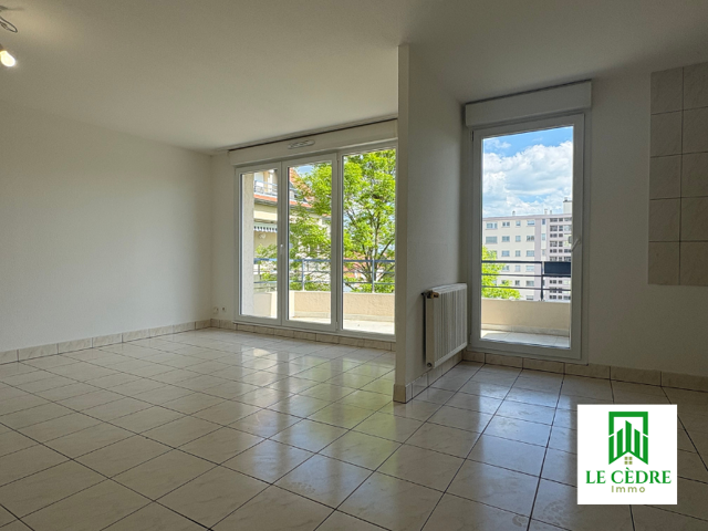 Appartement 3 pièces 66 m2 avec garage et parking — photo du bien