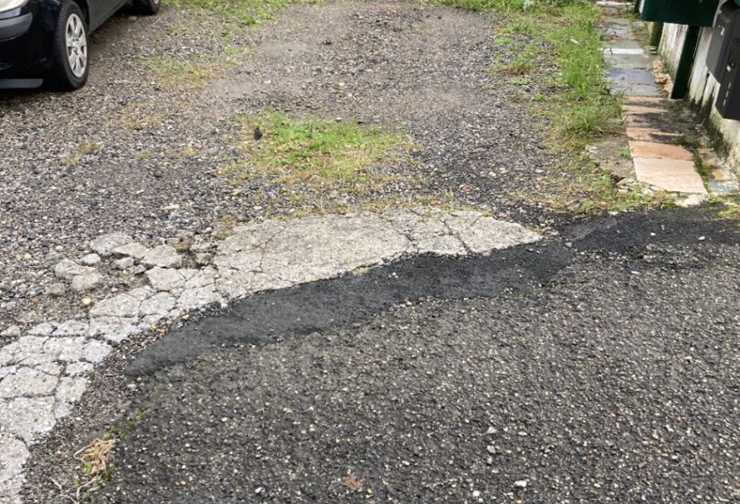 Une place de parking extérieure en copropriété — photo 1