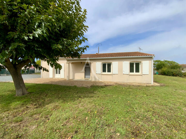 Maison Mesnac 4 pièce(s) — photo 1