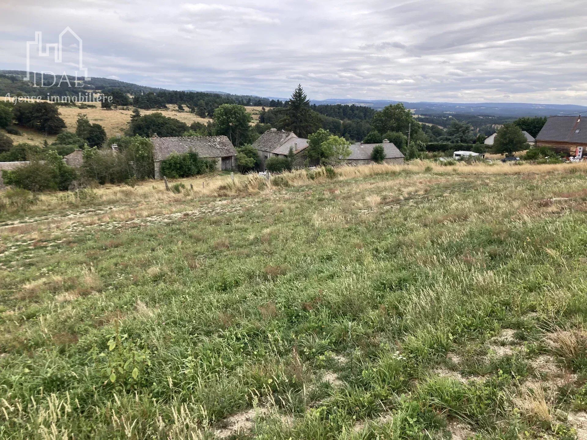 Terrain 1600 m² constructible Lot B