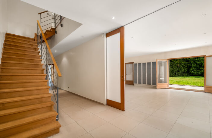 Maison beaux volumes sur terrain 3 180 m2 — photo 5