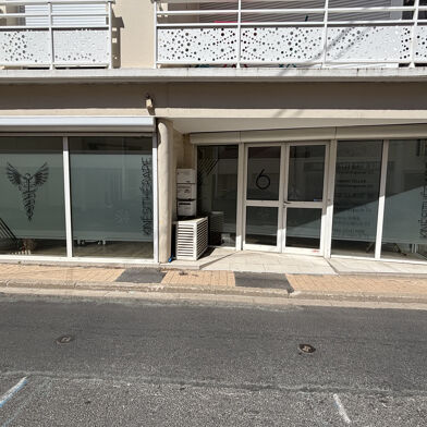 Commerce  441000 €