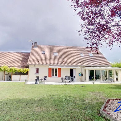 Maison 6 pièces 300000 €