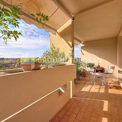 Appartement 3 pièces 254400 €