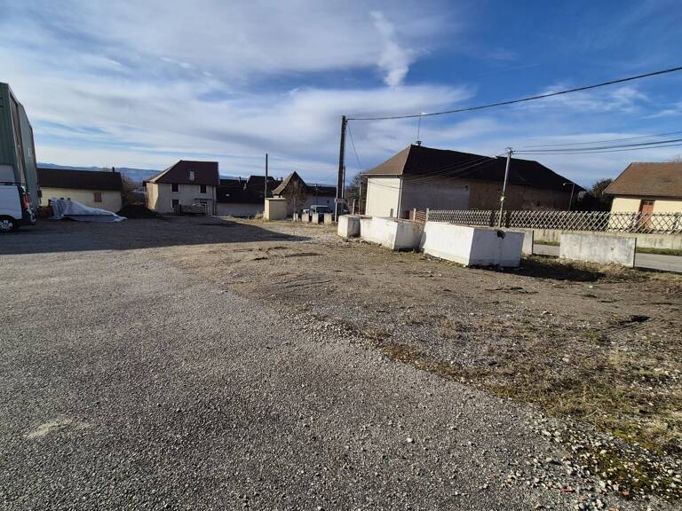 Bévenais : Terrain constructible de 783 m² à vendre — photo 1