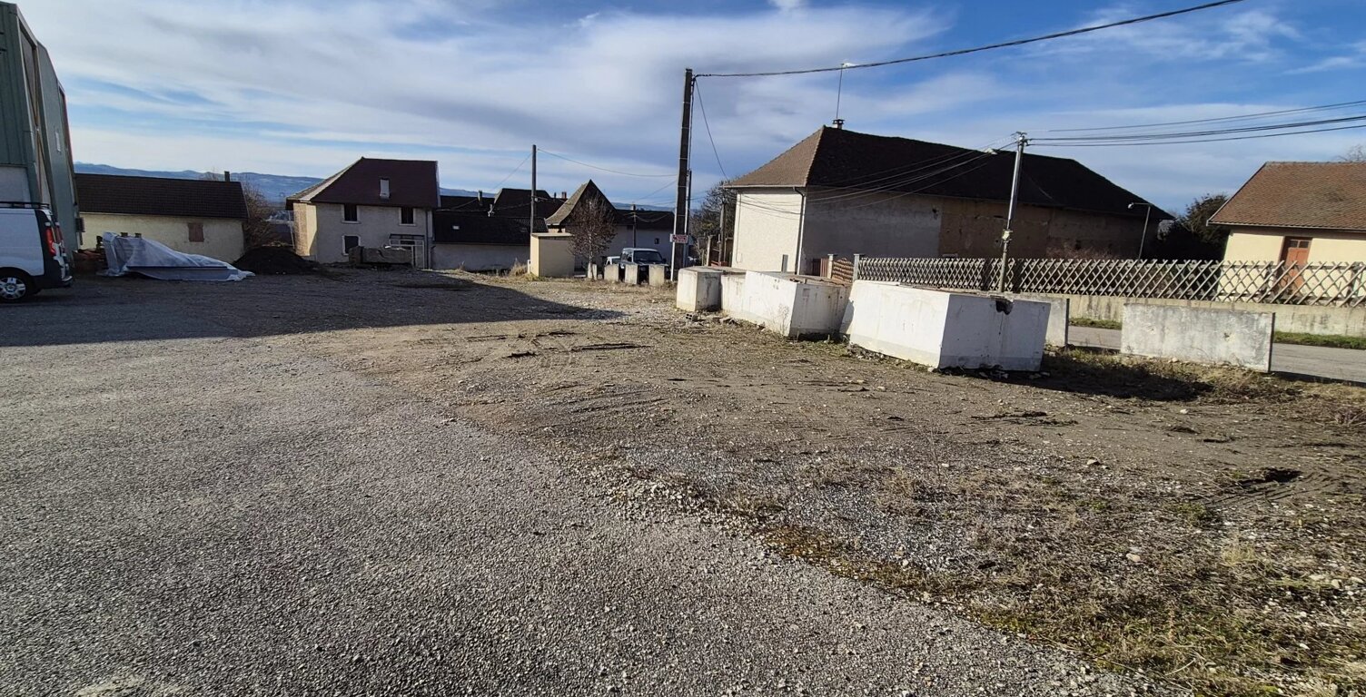 Bévenais : Terrain constructible de 783 m² à vendre — photo 1