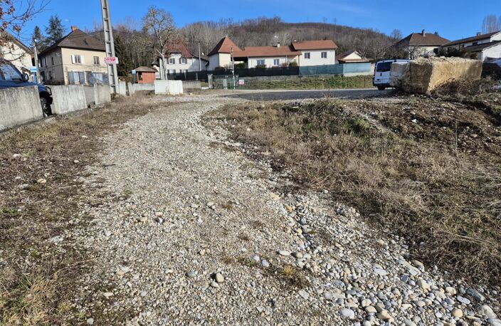 Bévenais : Terrain constructible de 783 m² à vendre — photo 3
