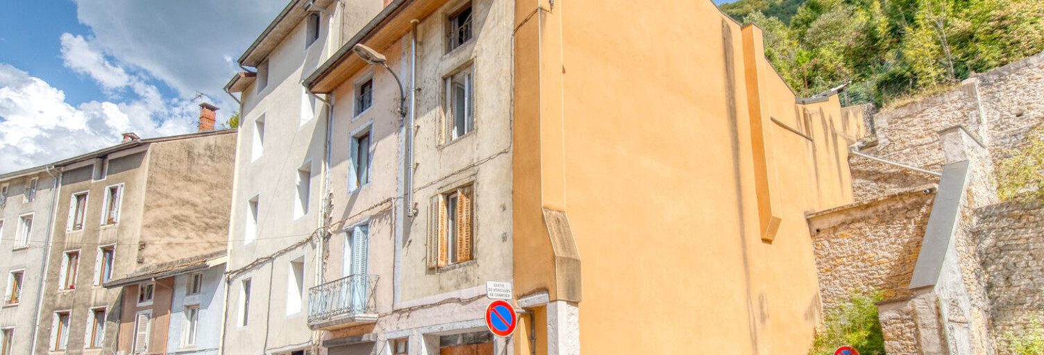 Maison 5 Pièces 137 m² à vendre à Tenay (01230)