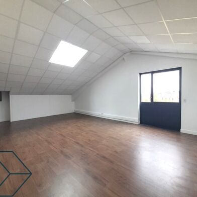 Bureau 1 pièces 610 €