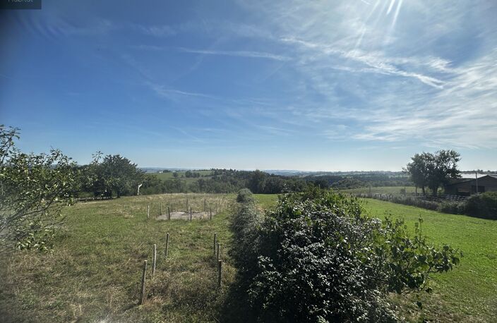 Maison en pierre, en partie rénovée, 4chambres,2 salle de bains, garage et puit  sur terrain  attenant de 5890m² — photo 3