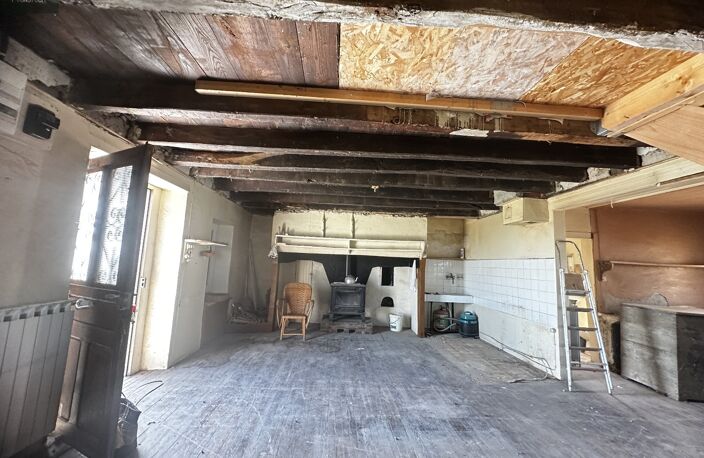 Maison en pierre, en partie rénovée, 4chambres,2 salle de bains, garage et puit  sur terrain  attenant de 5890m² — photo 4