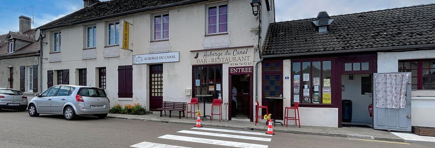 Commerce  303 m² à vendre à Rogny-les-Sept-Écluses (89220)