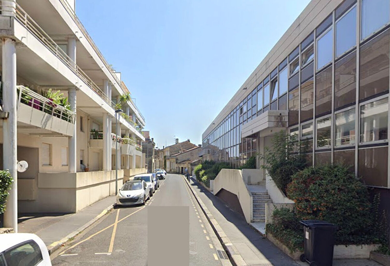 A LOUER LOCAL COMMERCIAL DE 285 M2 - SECTEUR BORDEAUX QUARTIER SAINT SEURIN ET SAINT BRIUNO — photo 1