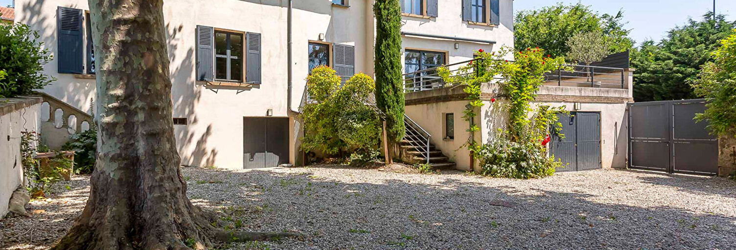 Maison 7 Pièces 270 m² à vendre à Charly (69390)