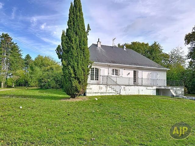Maison Erbray 8 pièce(s) 262 m2 — photo du bien