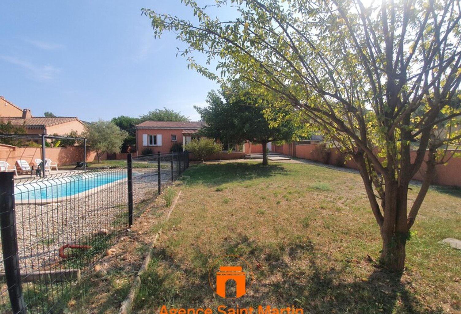 Villa — photo 1