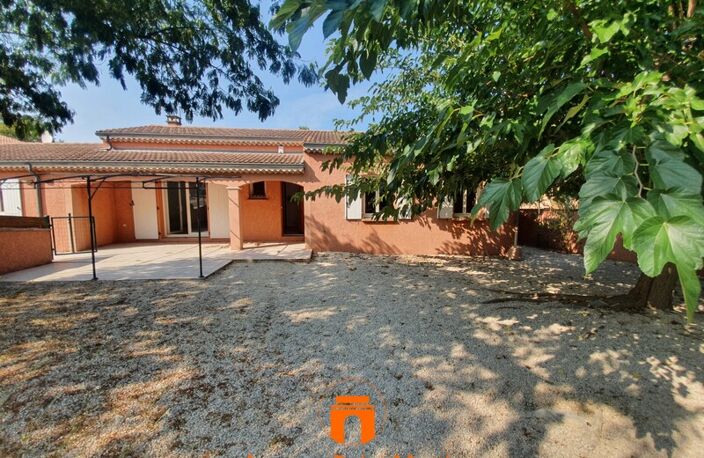 Villa — photo 2