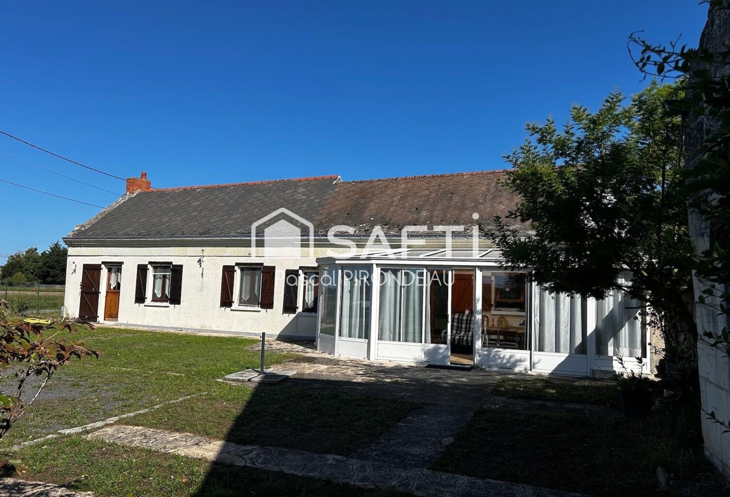 LONGÈRE DE 162M2 - CHOUZÉ SUR LOIRE — photo 1