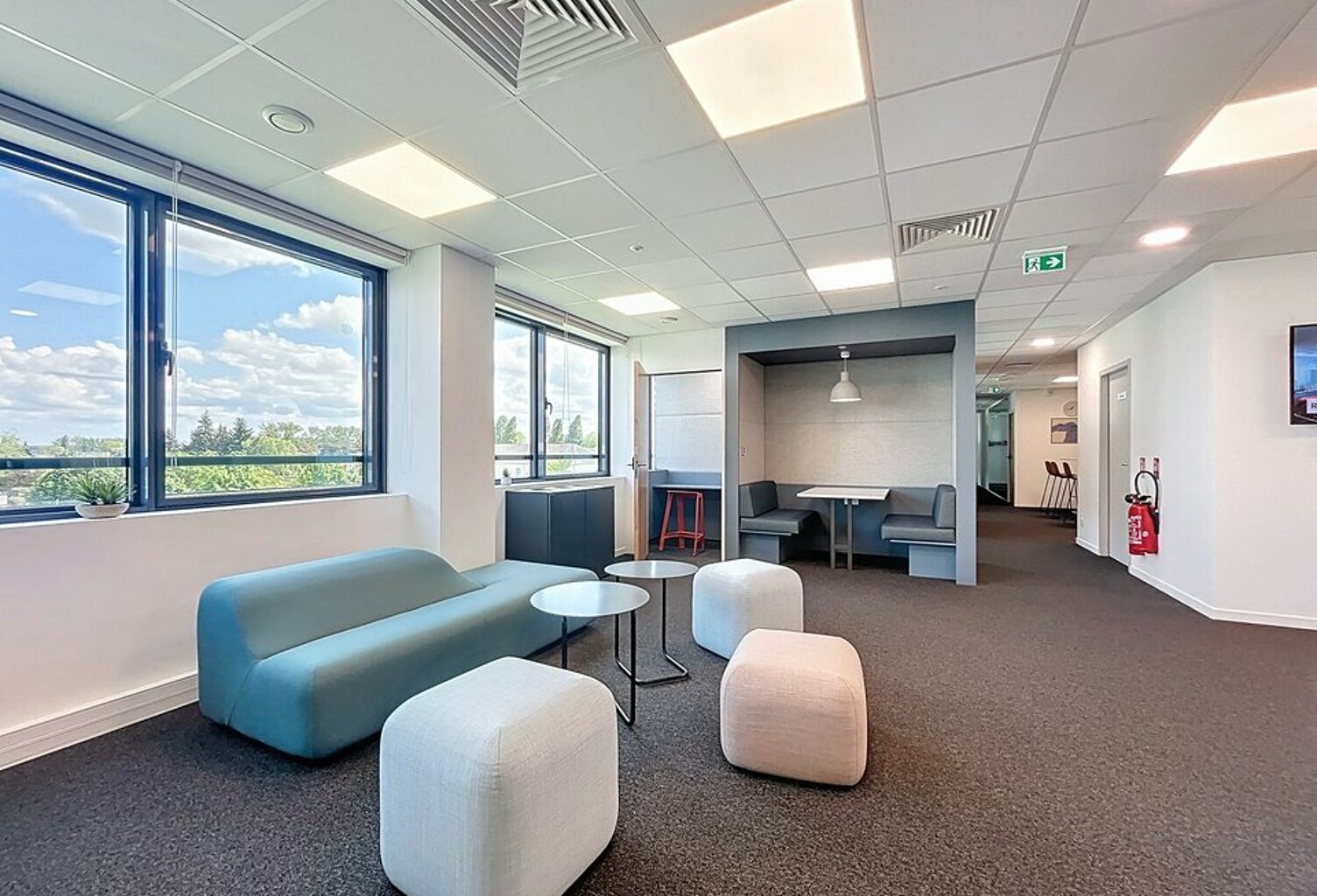 BUREAUX AVEC SERVICES à LOUER — photo 1