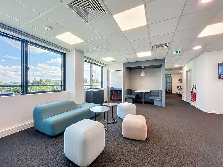 BUREAUX AVEC SERVICES à LOUER — photo 1