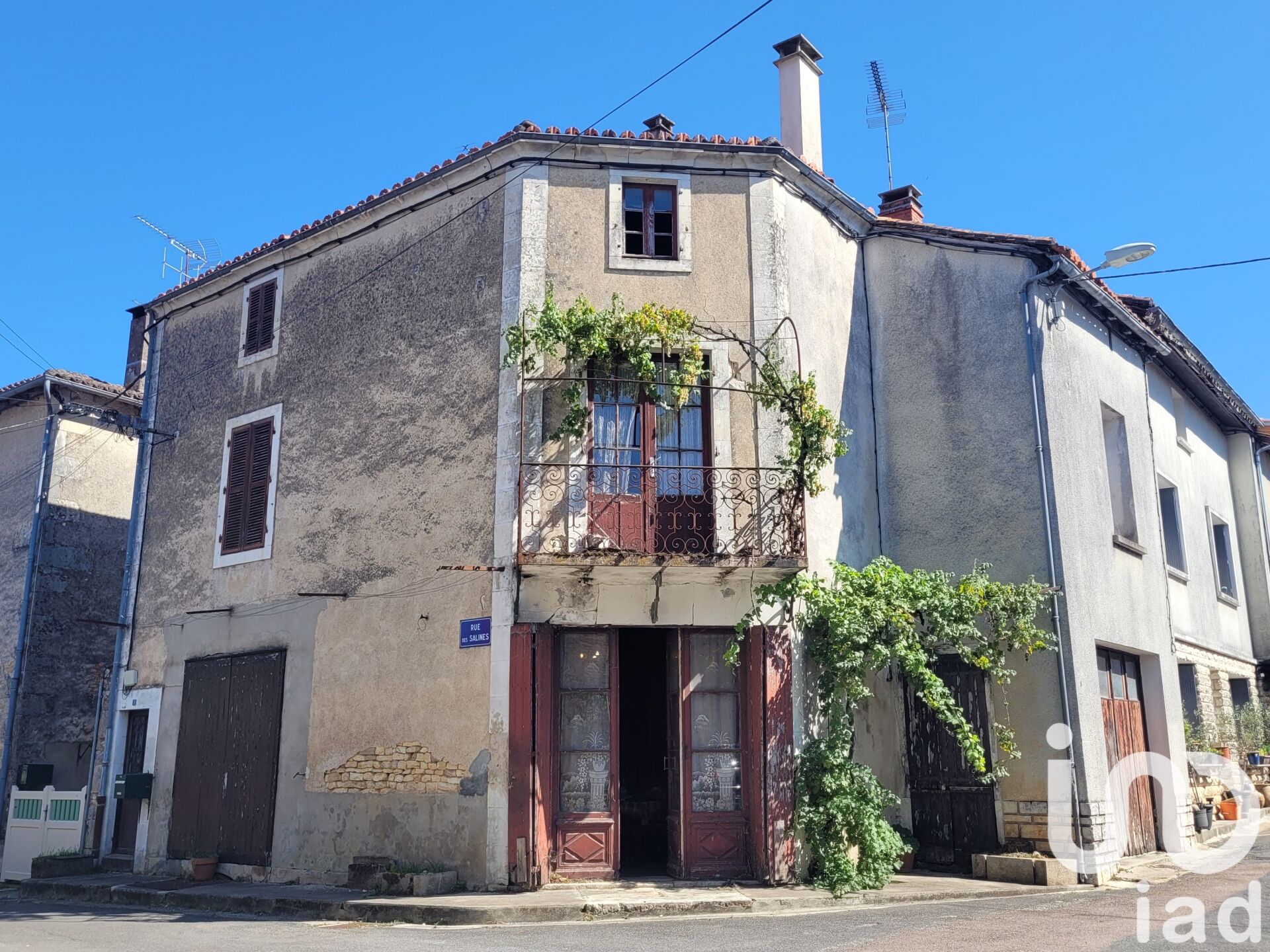 Champagne-Mouton - 115m² - 6p. - 4ch.