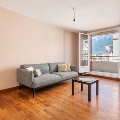 Appartement 4 pièces 185000 €