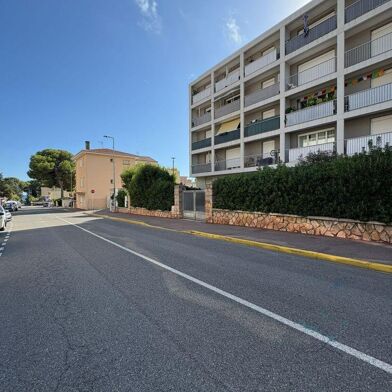 Appartement 3 pièces 926 €