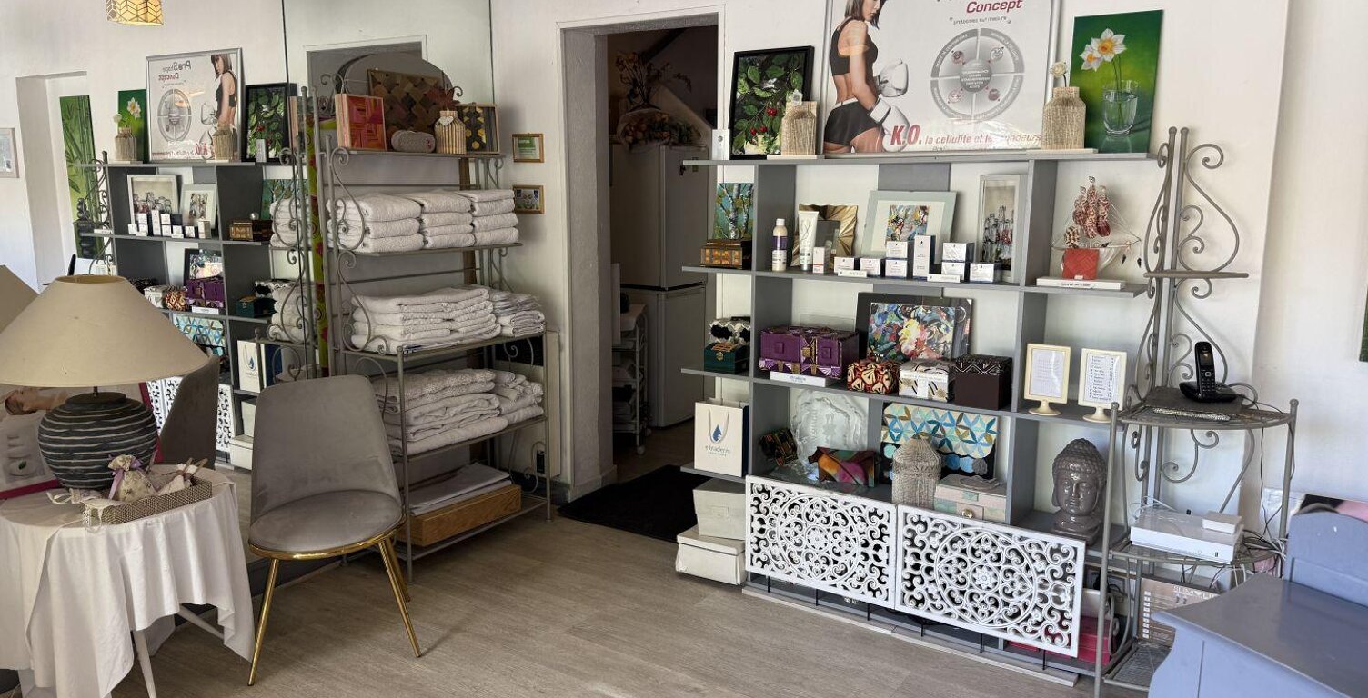 Vente Boutique/Local commercial 50 m&sup2; — photo 1