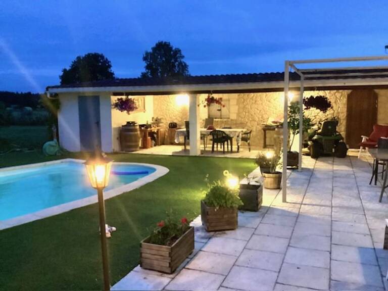Maison en pierre de 4 pièces principales — photo 1