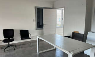 Bureau  31 m² à louer à Éguilles (13510)